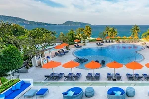 Centara Grand Phuket Beachfront Paradise w. Nightly Dinner & Free-Flow Cocktail Hour