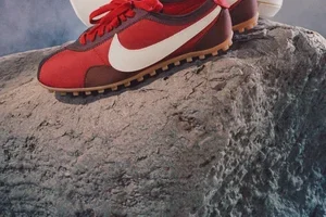 Coming Tomorrow: NIKE MOON SHOE